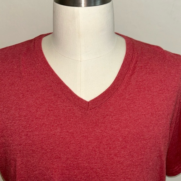 4/$20 Fruit of the loom large v neck tee - Picture 2 of 5
